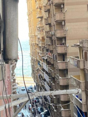 3 Bedroom walk to beach